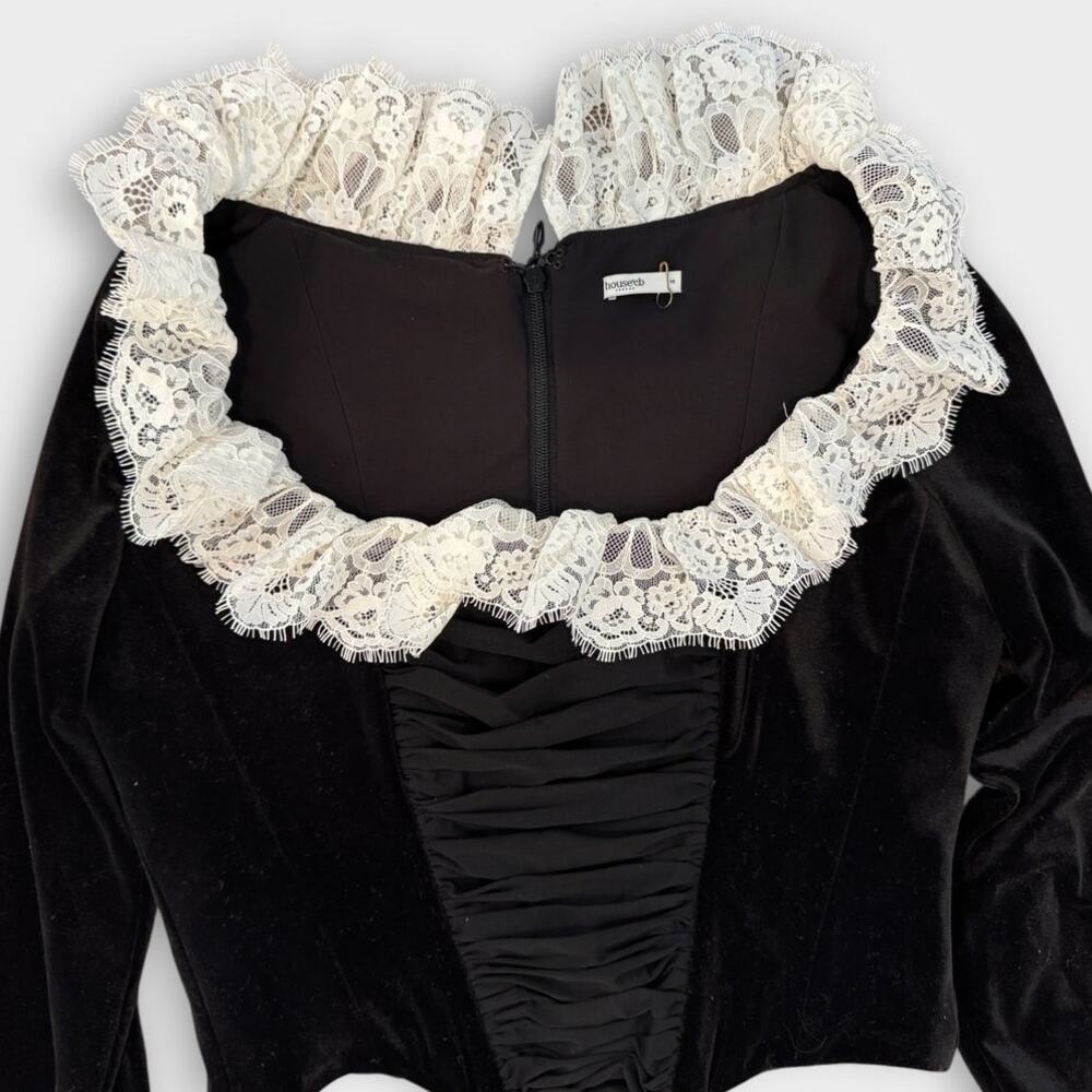 NEW HOUSE OF CB Jacinda Black Velvet Lace Trimmed Corset Top Size Medium - Picture 8 of 12
